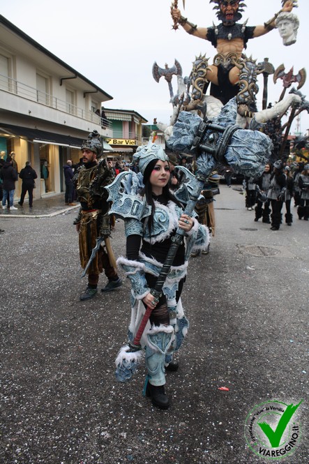 Ingrandisci la foto