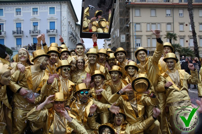 Ingrandisci la foto