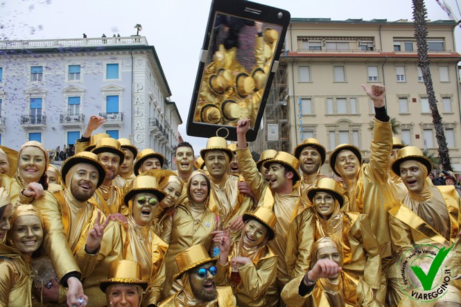 Ingrandisci la foto