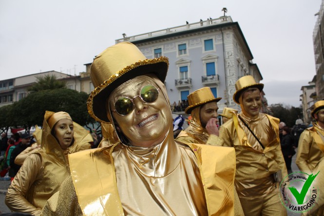 Ingrandisci la foto