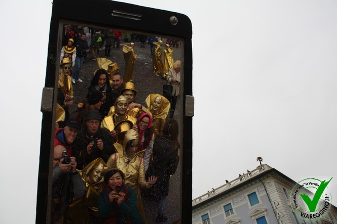 Ingrandisci la foto
