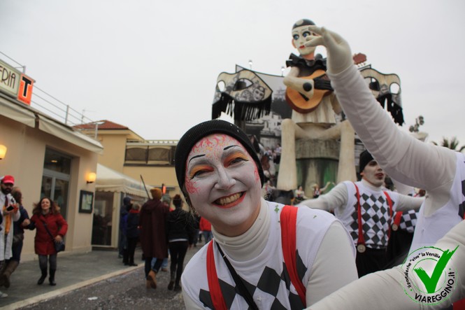 Ingrandisci la foto