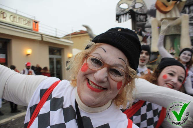 Ingrandisci la foto