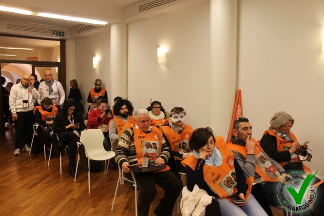 Ingrandisci la foto