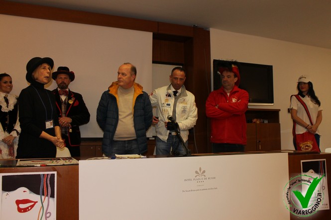 Ingrandisci la foto