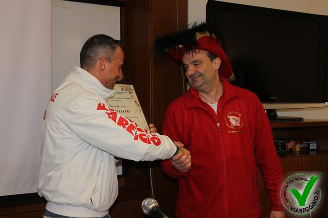 Ingrandisci la foto
