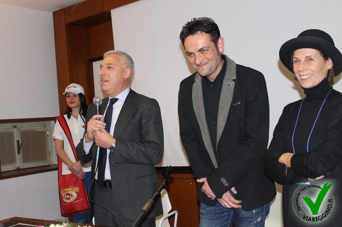 Ingrandisci la foto