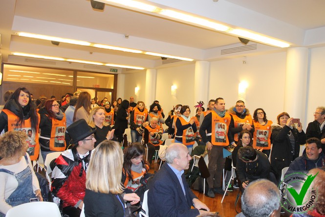 Ingrandisci la foto