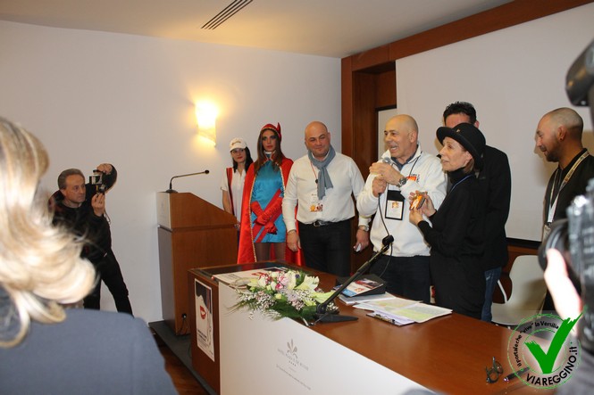 Ingrandisci la foto