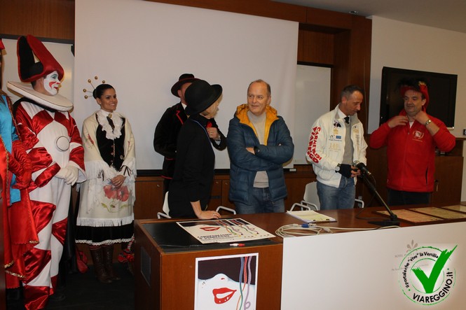 Ingrandisci la foto