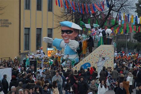 Ingrandisci la foto